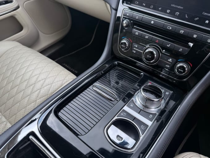 2025 Jaguar Xj
