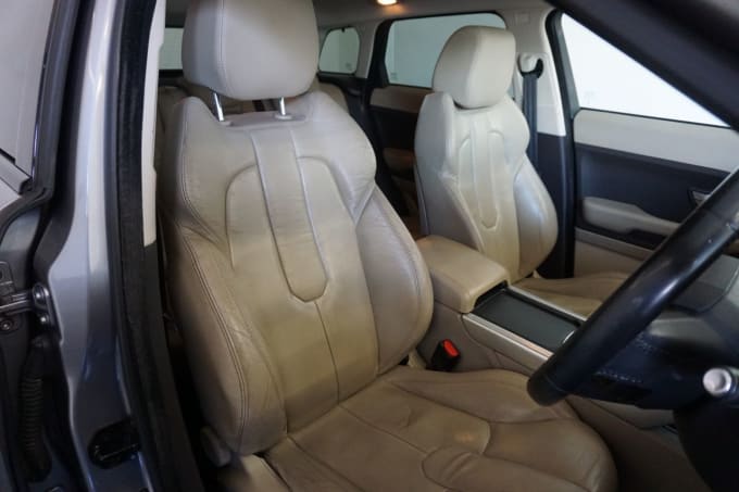 2025 Land Rover Range Rover Evoque