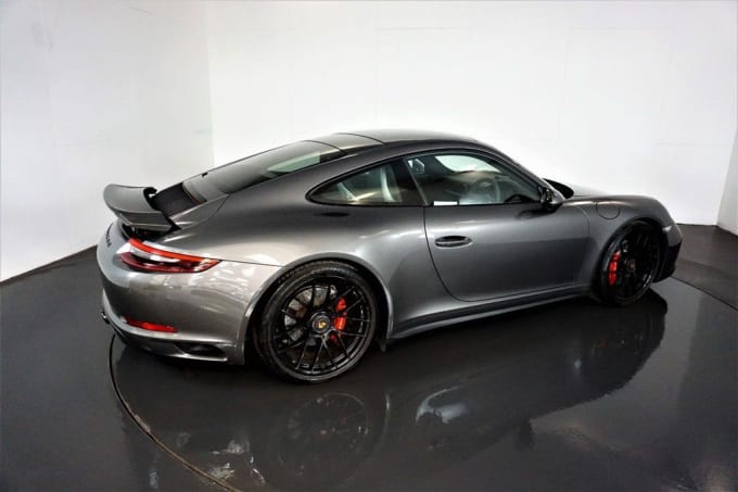 2018 Porsche 911