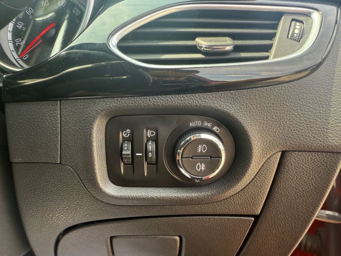 2025 Vauxhall Astra