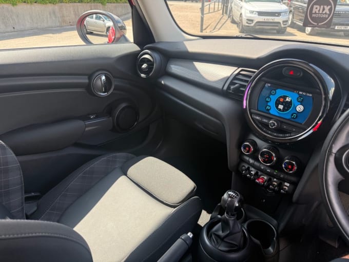 2025 Mini Hatch