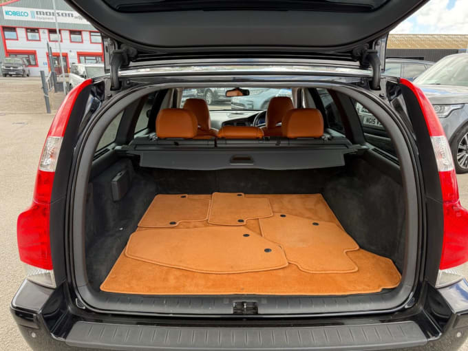 2025 Volvo V70