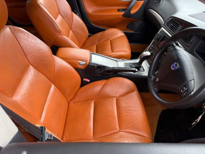 2025 Volvo V70