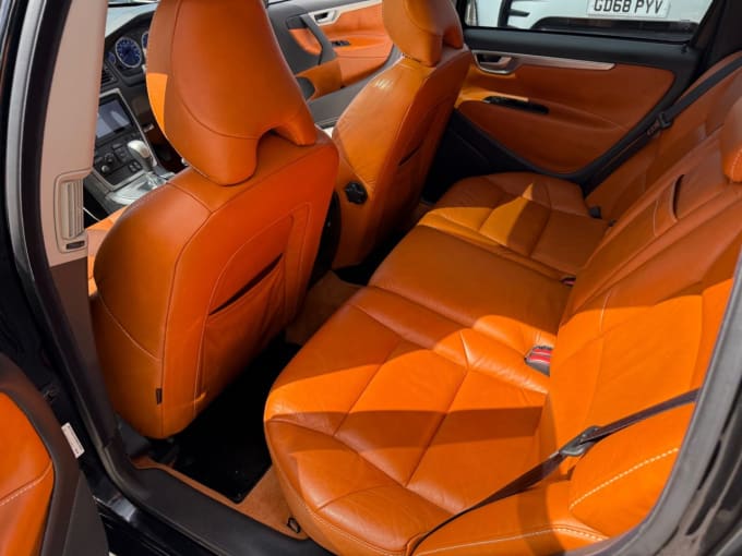 2025 Volvo V70