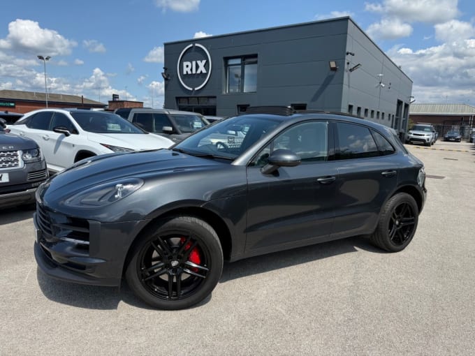 2025 Porsche Macan