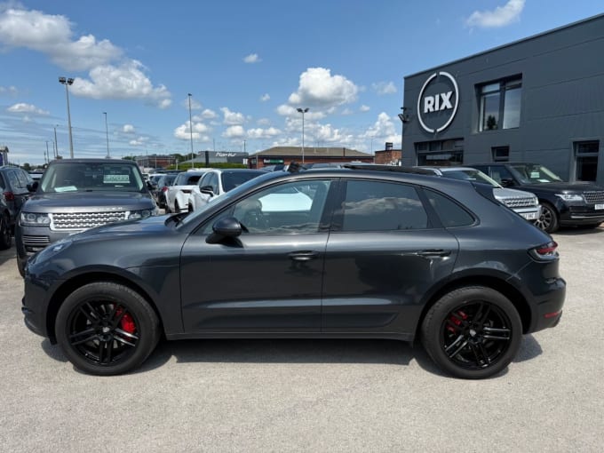 2025 Porsche Macan