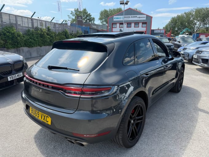 2025 Porsche Macan