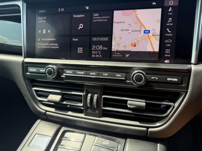 2025 Porsche Macan