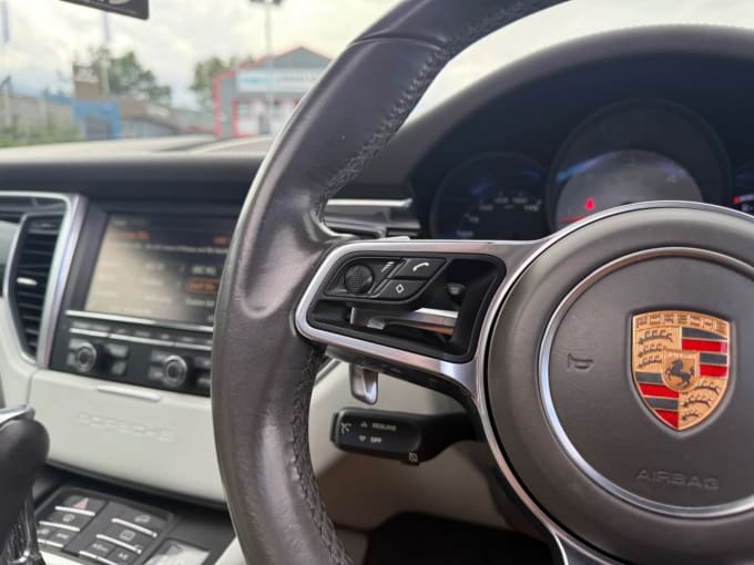 2025 Porsche Macan