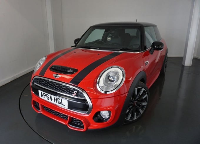 2025 Mini Hatch