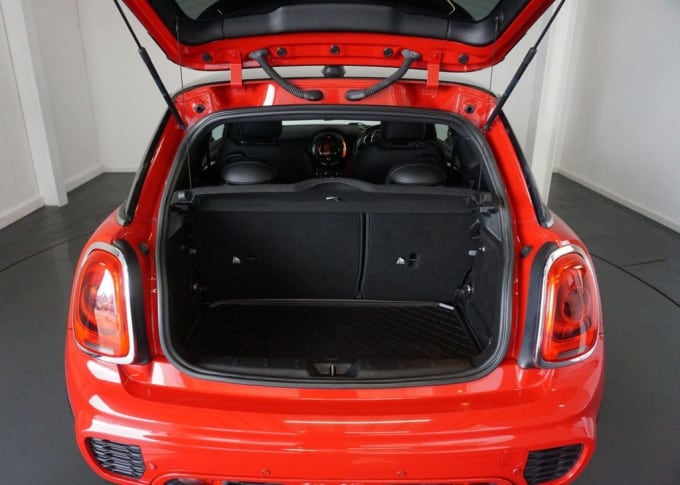2025 Mini Hatch