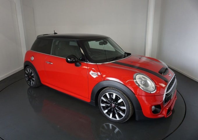 2025 Mini Hatch