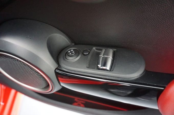 2025 Mini Hatch