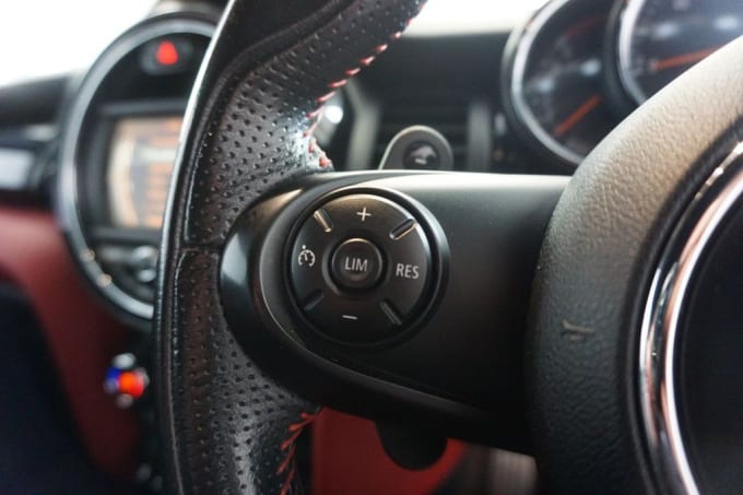 2025 Mini Hatch