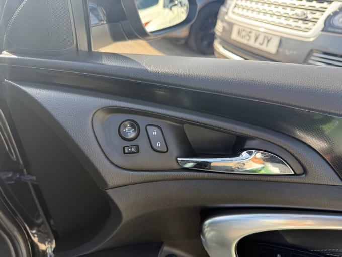2025 Vauxhall Insignia
