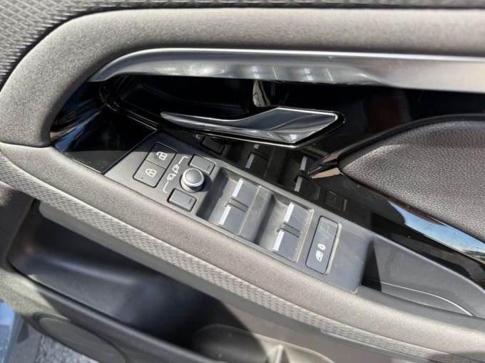 2025 Land Rover Range Rover Evoque