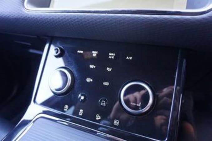 2025 Land Rover Range Rover Evoque