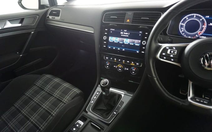2018 Volkswagen Golf