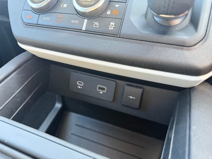 2025 Land Rover Defender
