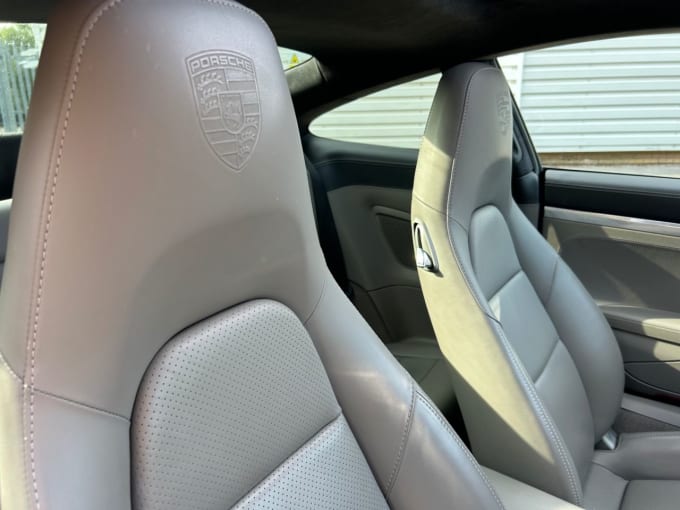 2025 Porsche 911