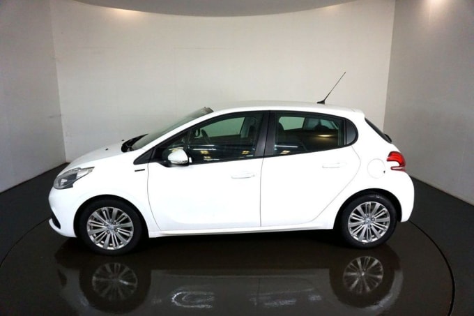 2025 Peugeot 208