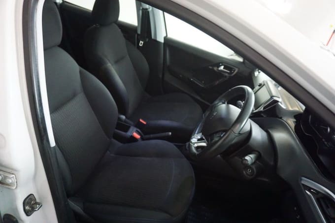2025 Peugeot 208