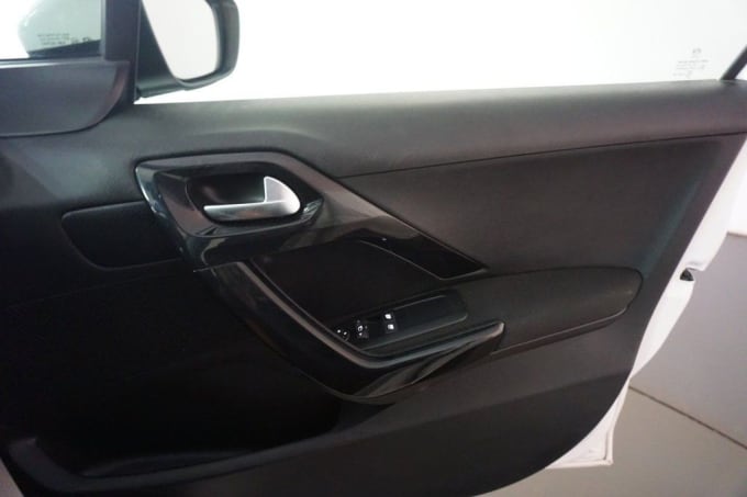 2025 Peugeot 208