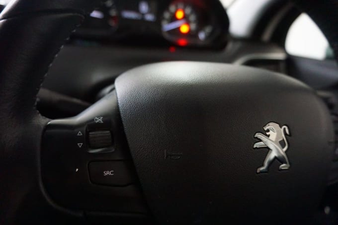 2025 Peugeot 208