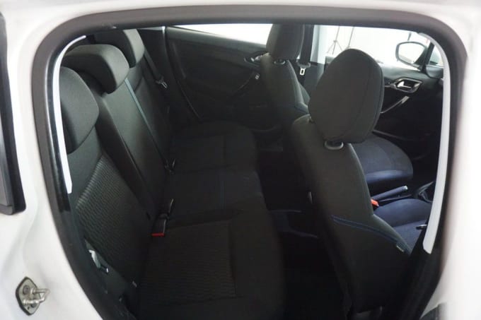 2025 Peugeot 208