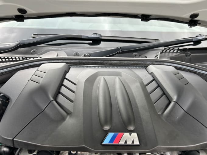 2025 BMW M5