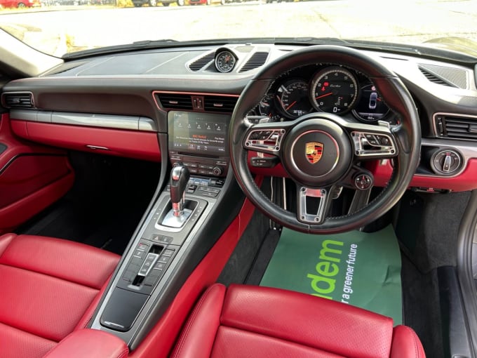 2025 Porsche 911