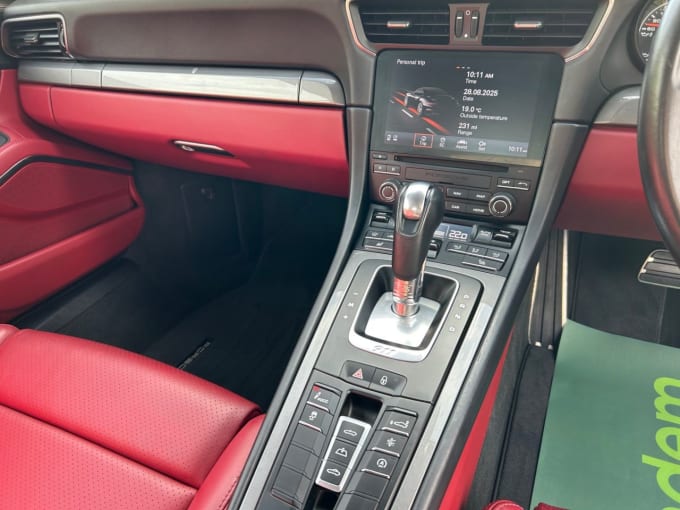 2025 Porsche 911