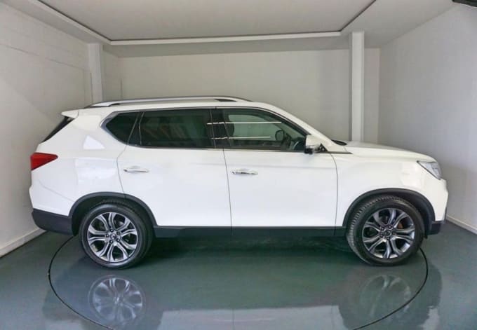 2025 Ssangyong Rexton