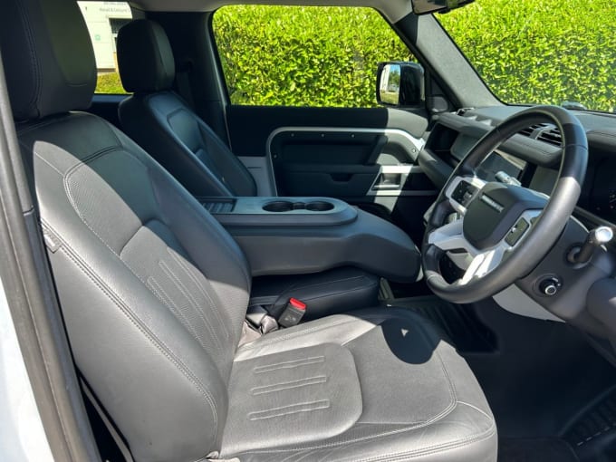 2025 Land Rover Defender