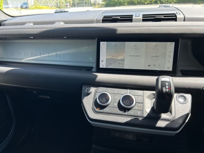 2025 Land Rover Defender
