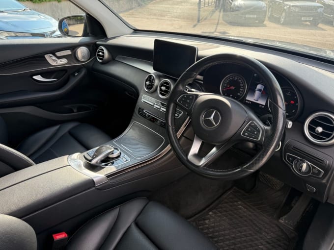 2025 Mercedes-benz Glc