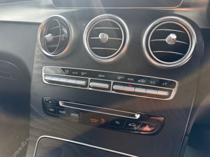 2025 Mercedes-benz Glc