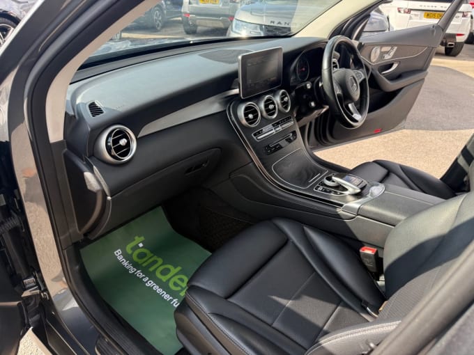 2025 Mercedes-benz Glc