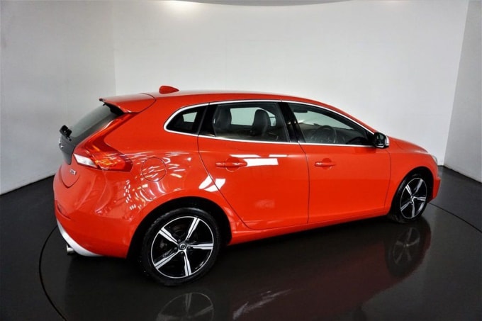2017 Volvo V40
