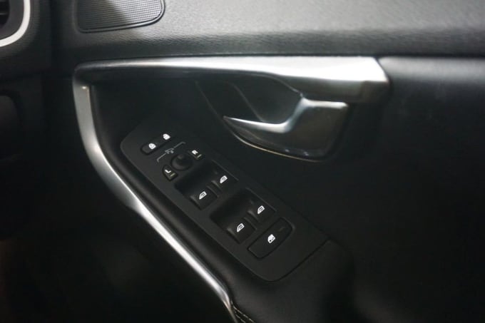 2017 Volvo V40