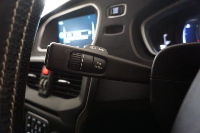 2017 Volvo V40
