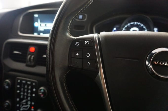 2017 Volvo V40