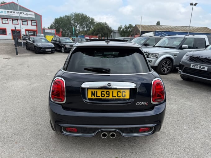 2025 Mini Hatch