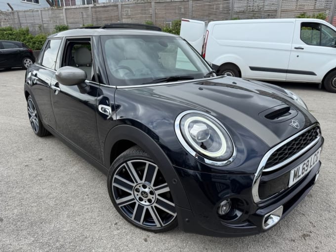 2025 Mini Hatch