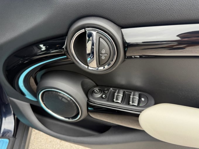 2025 Mini Hatch