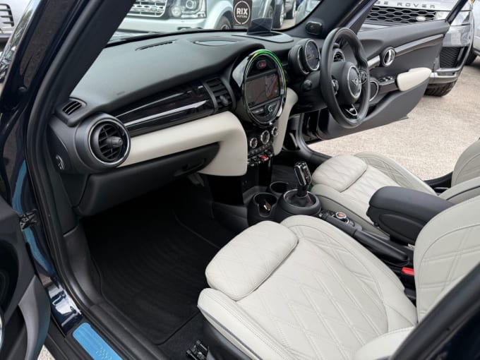 2025 Mini Hatch