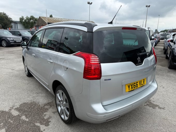 2025 Peugeot 5008