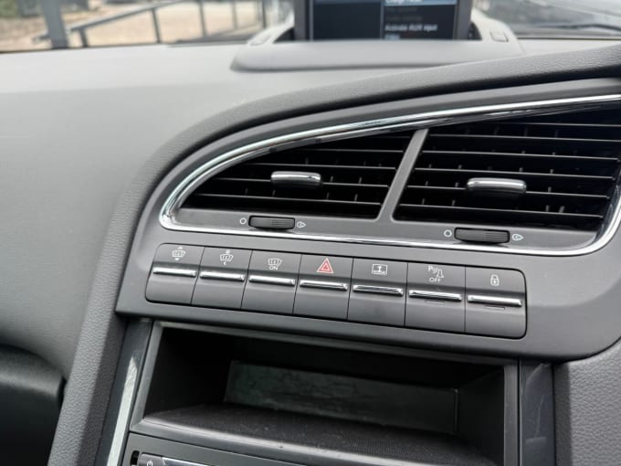 2025 Peugeot 5008
