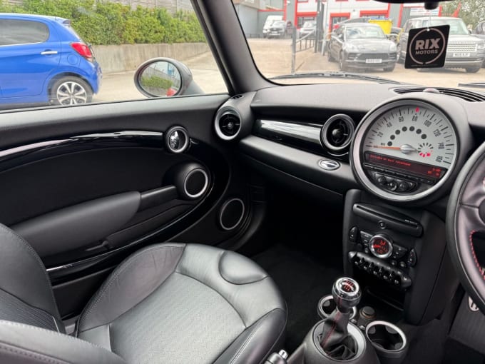 2025 Mini Hatch