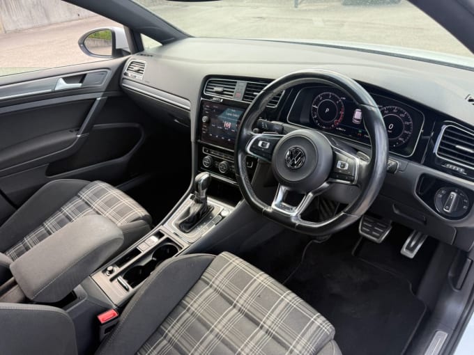 2025 Volkswagen Golf